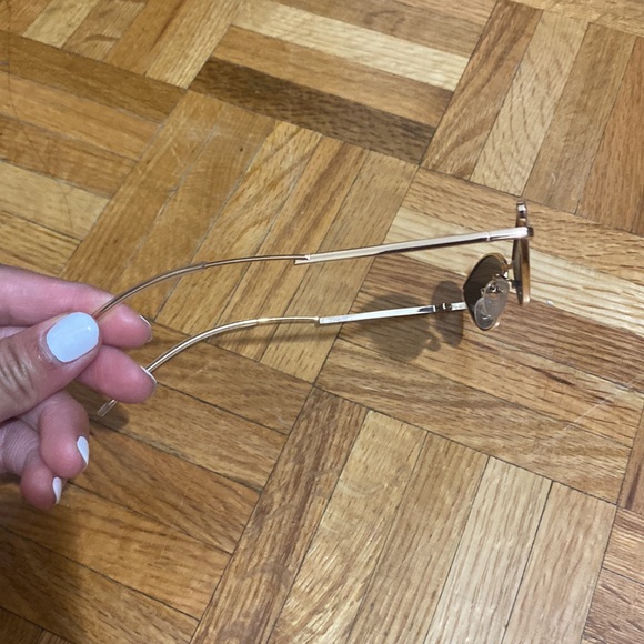 Women’s Sunglasses - Picture 2 of 3